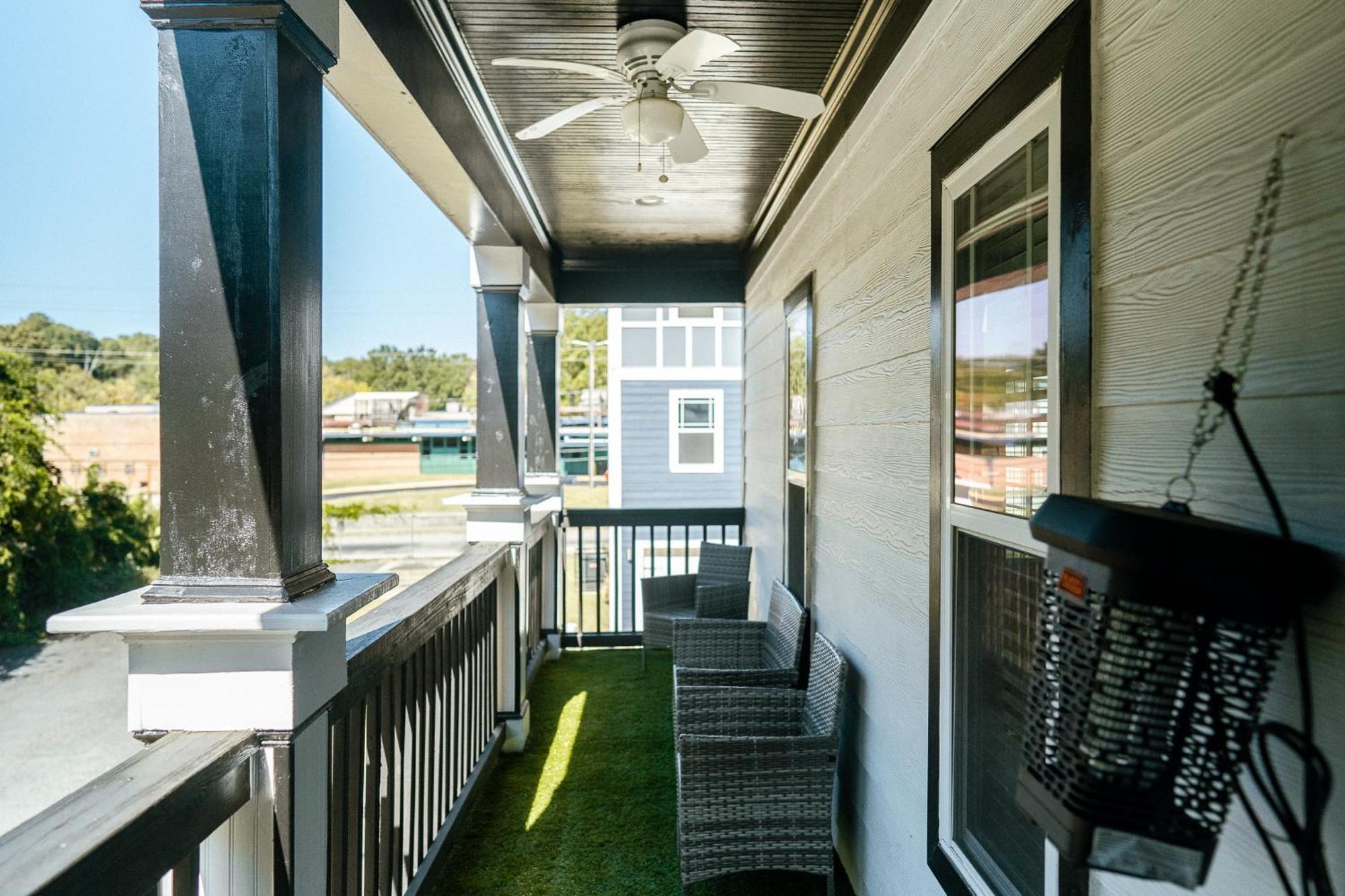 Enjoy This Mini-Mansion Near Downtown And The Airport! Atlanta Exterior photo