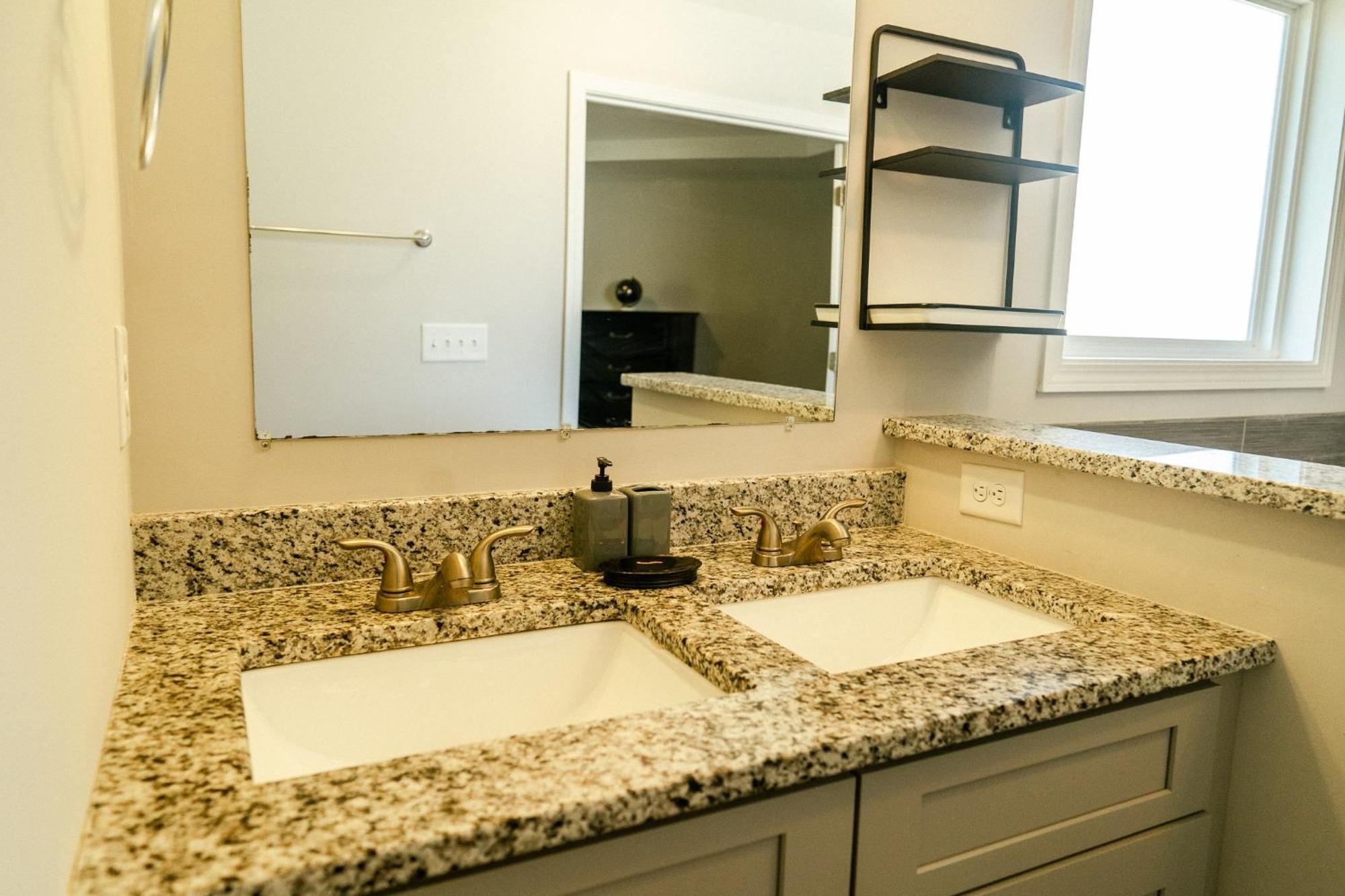 Enjoy This Mini-Mansion Near Downtown And The Airport! Atlanta Exterior photo